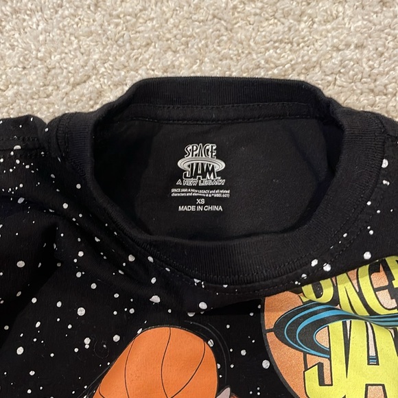 Space Jam Black Kids Tee Shirt, fits like size 5 - Picture 3 of 3